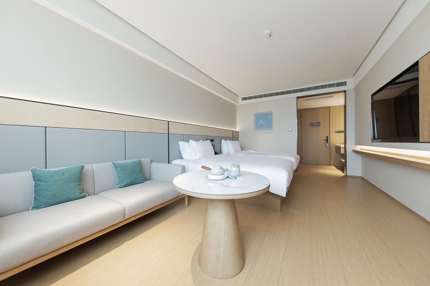 Huazhu - Suite With Twin Bed