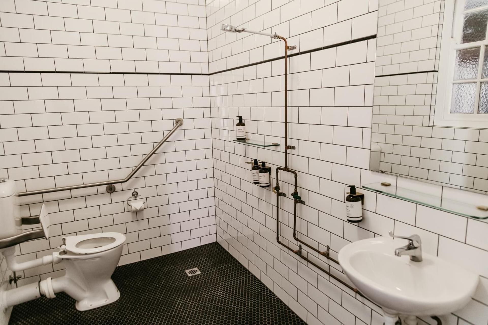 Queen Room - Disability Access