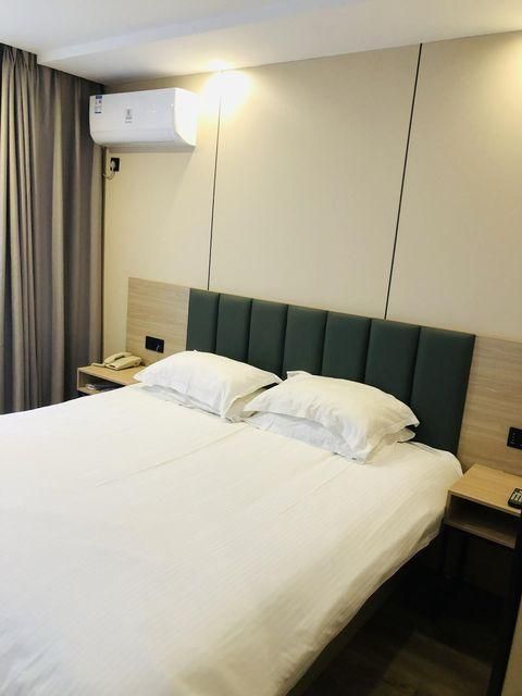 GTR - Guest Room with One 1.8M Bed