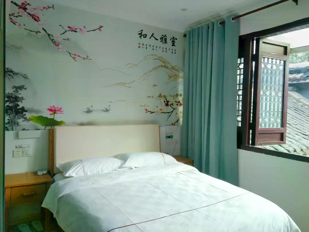 Floral Yangzhou Dongguan Street Geyuan International Youth Hostel Queen Bed Room