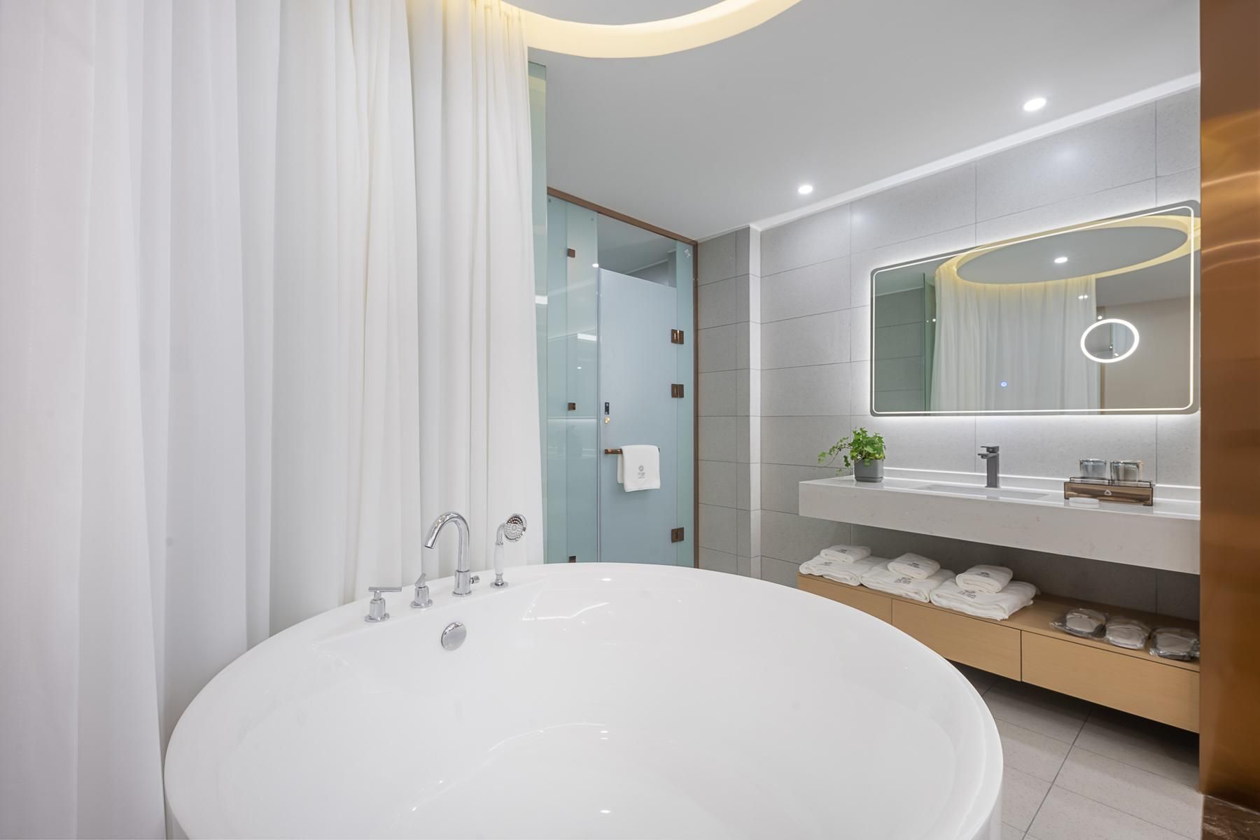 Deluxe Family Triple