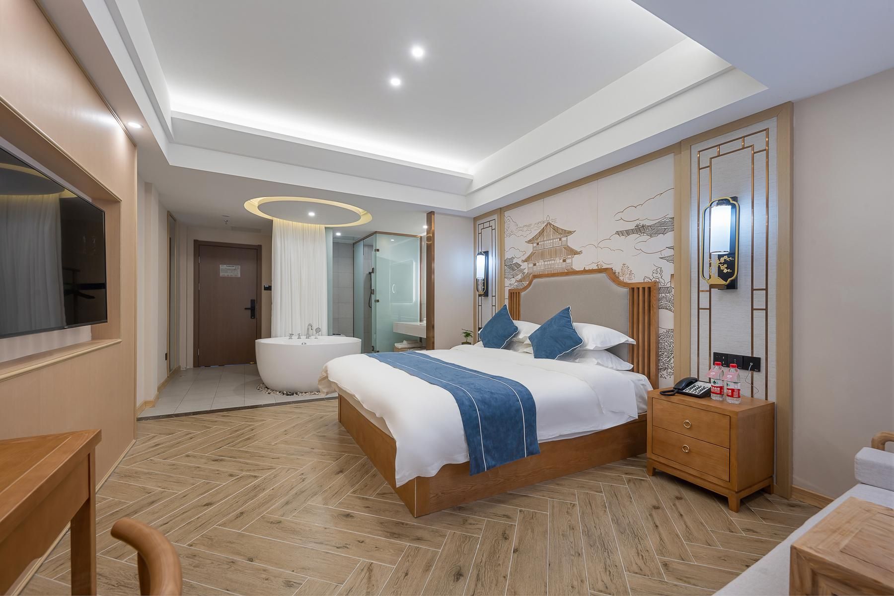 Deluxe King Room with Balcony