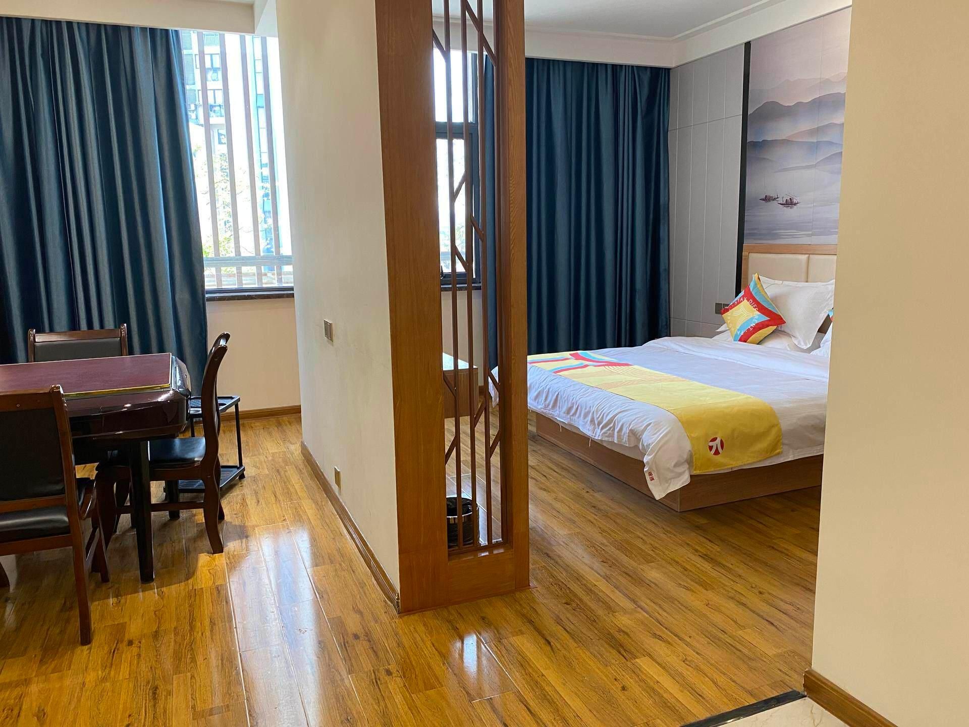WH - Chess 1 Bed Room