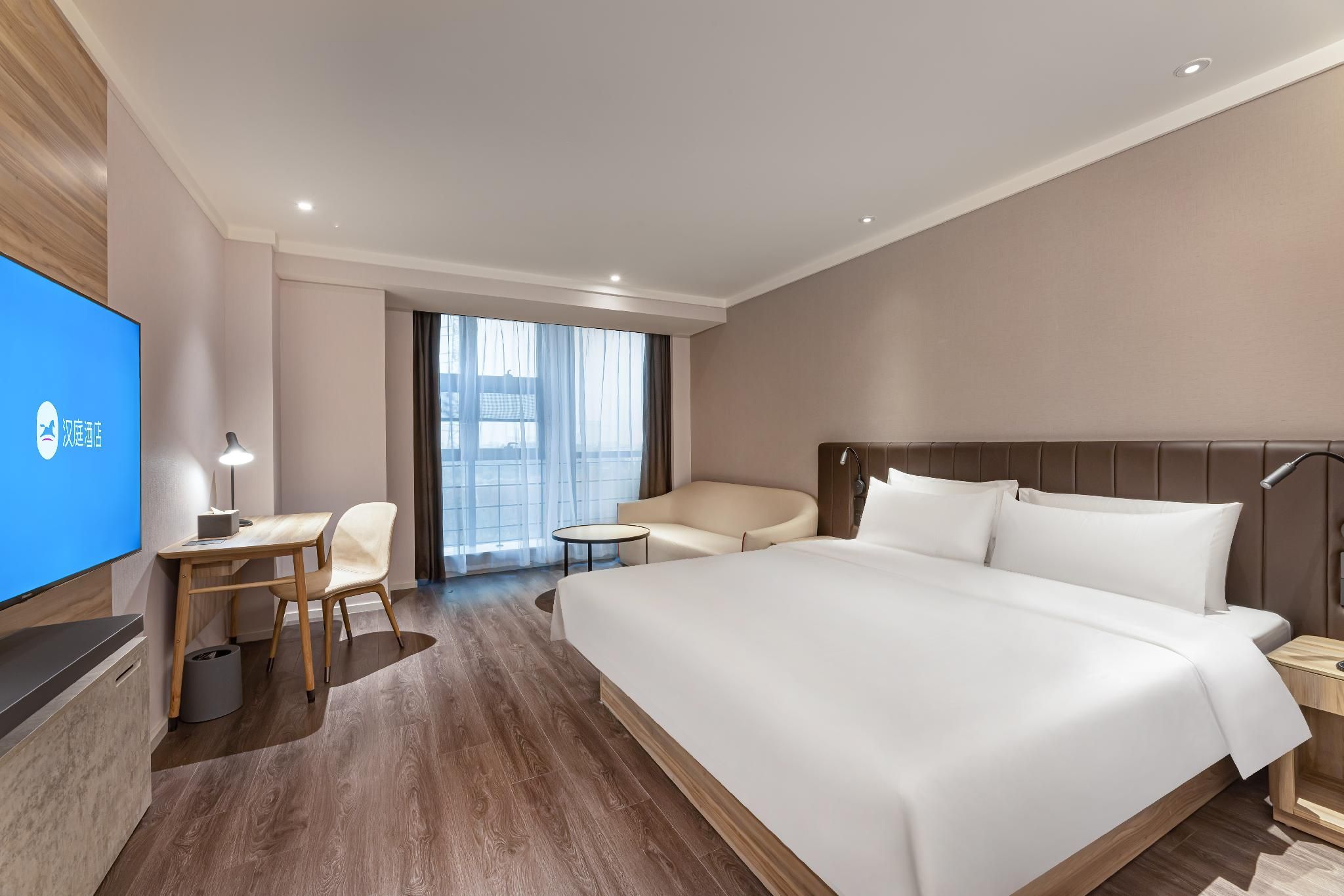 Business Queen Bed Room