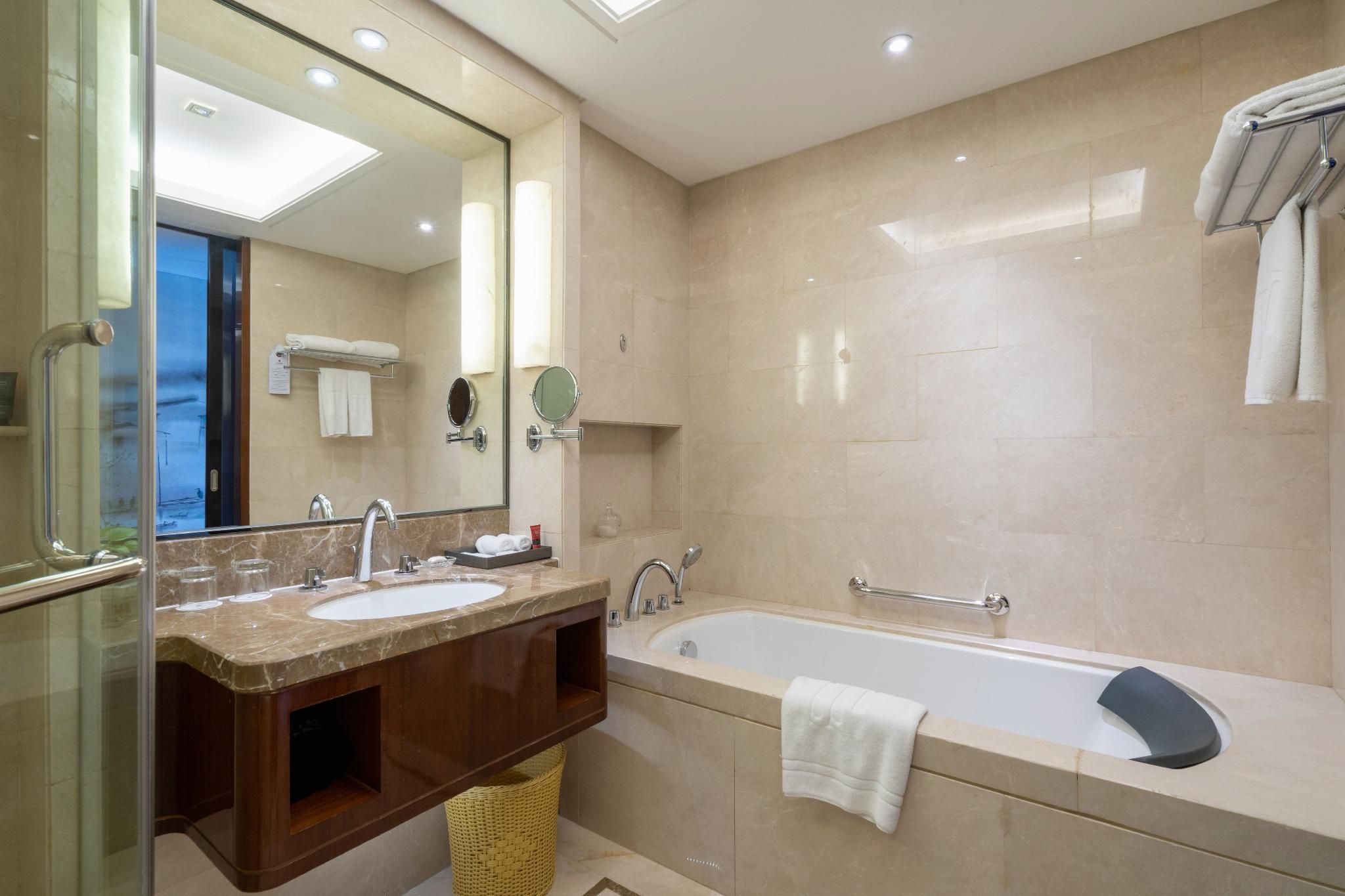 WH - Deluxe Bonding Bed Room