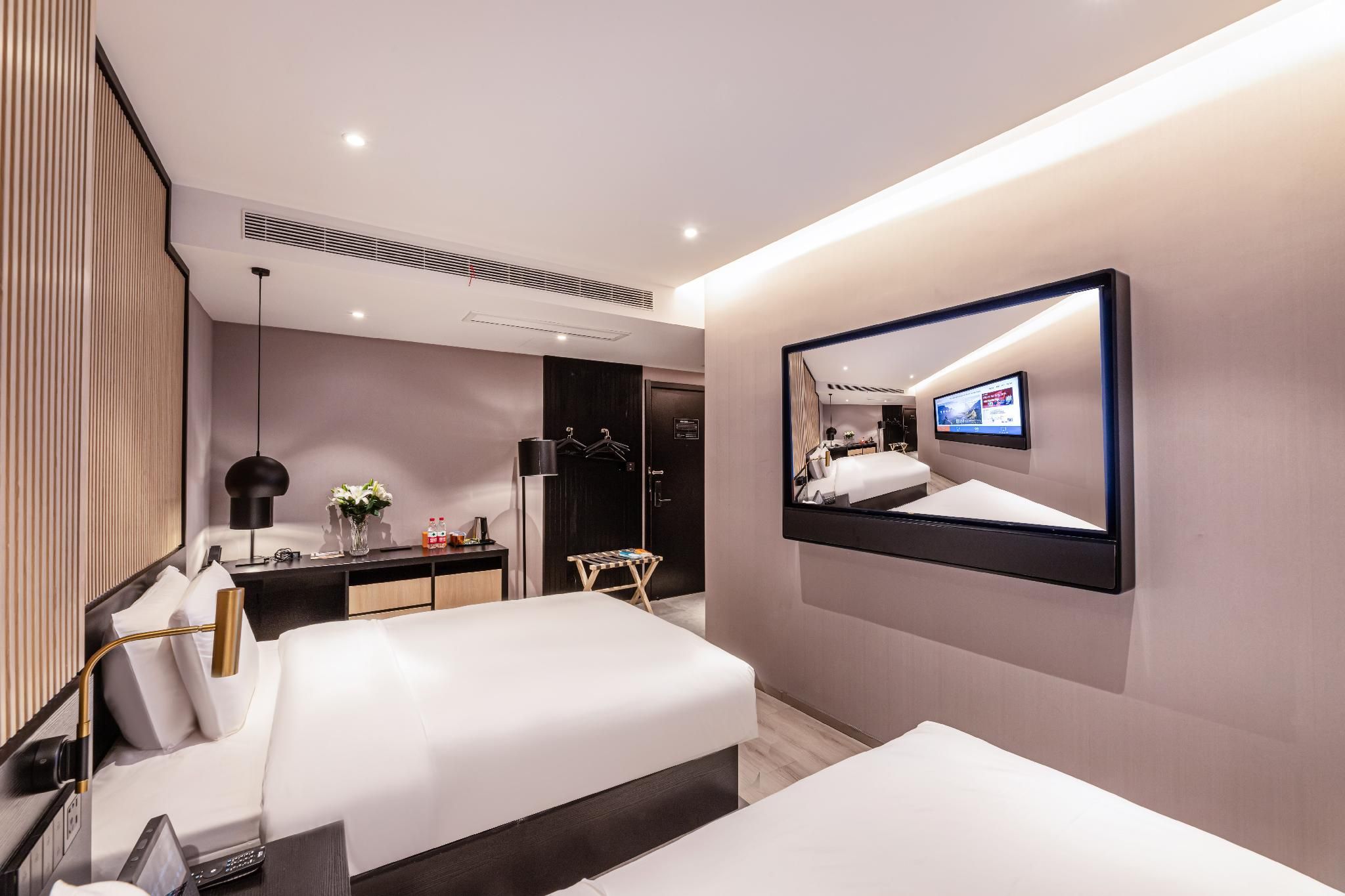 Huazhu - Bonding Room