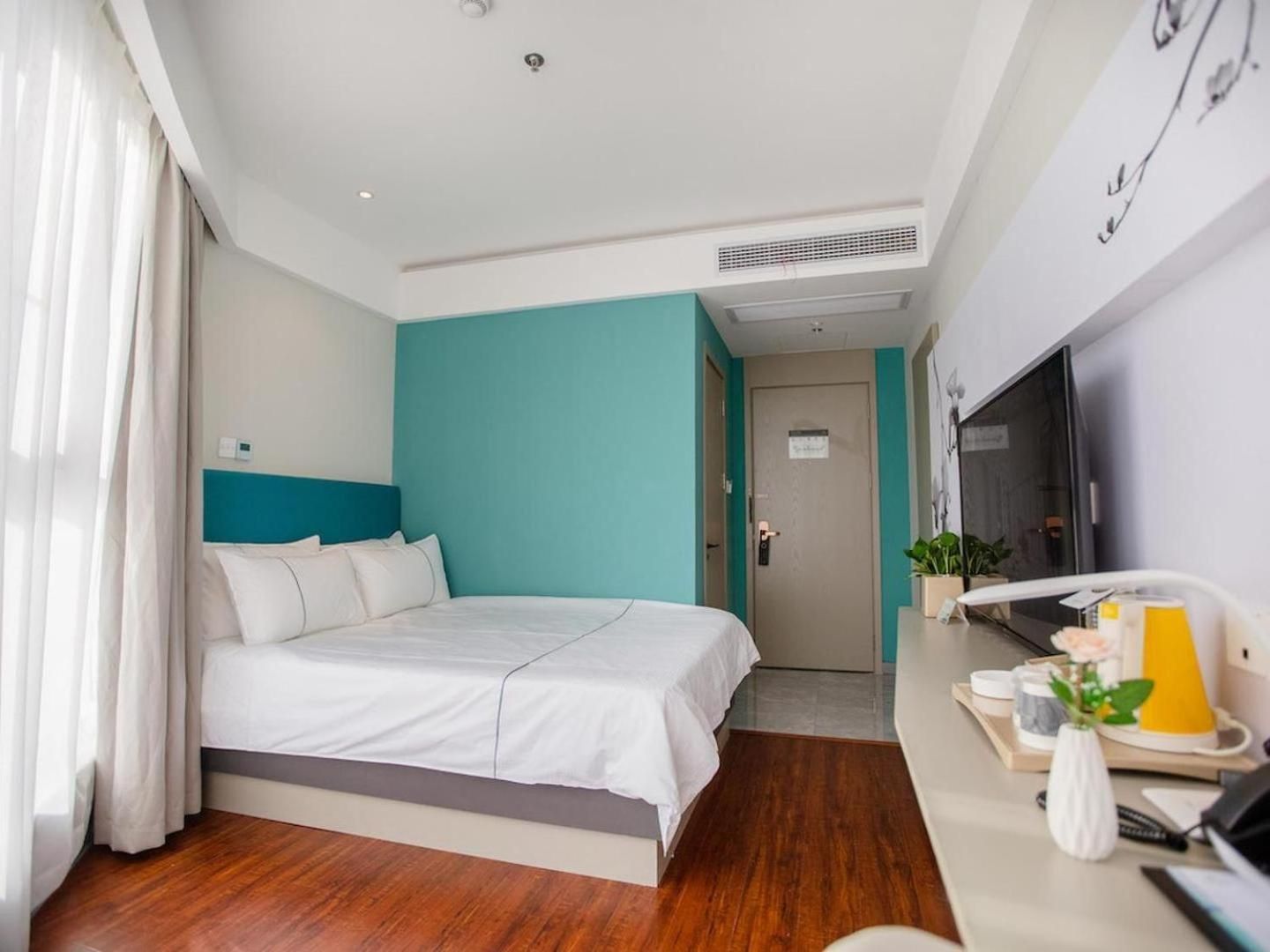 Zero Pressure - Light Double Room
