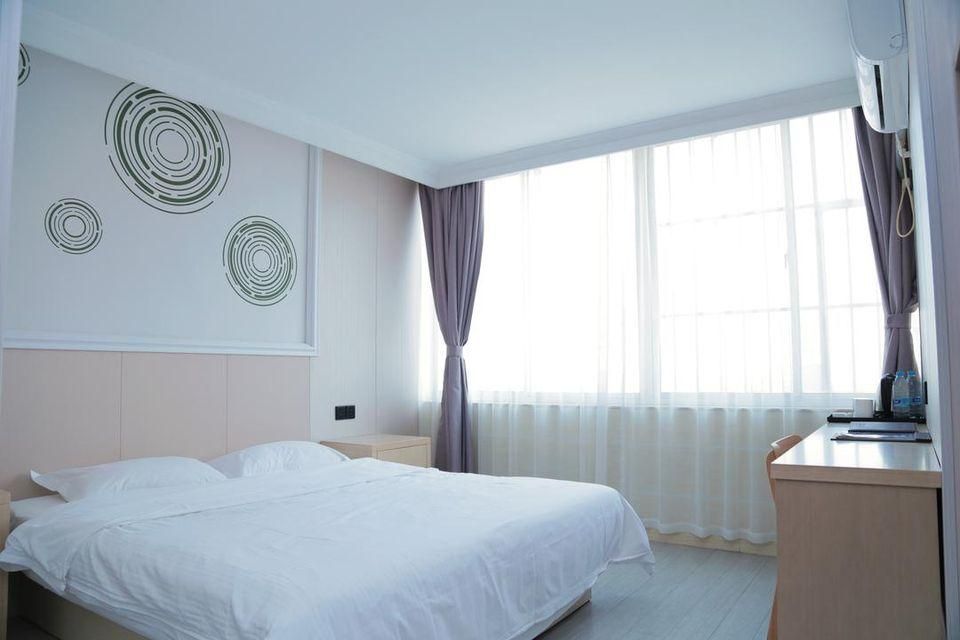Queen Bed
