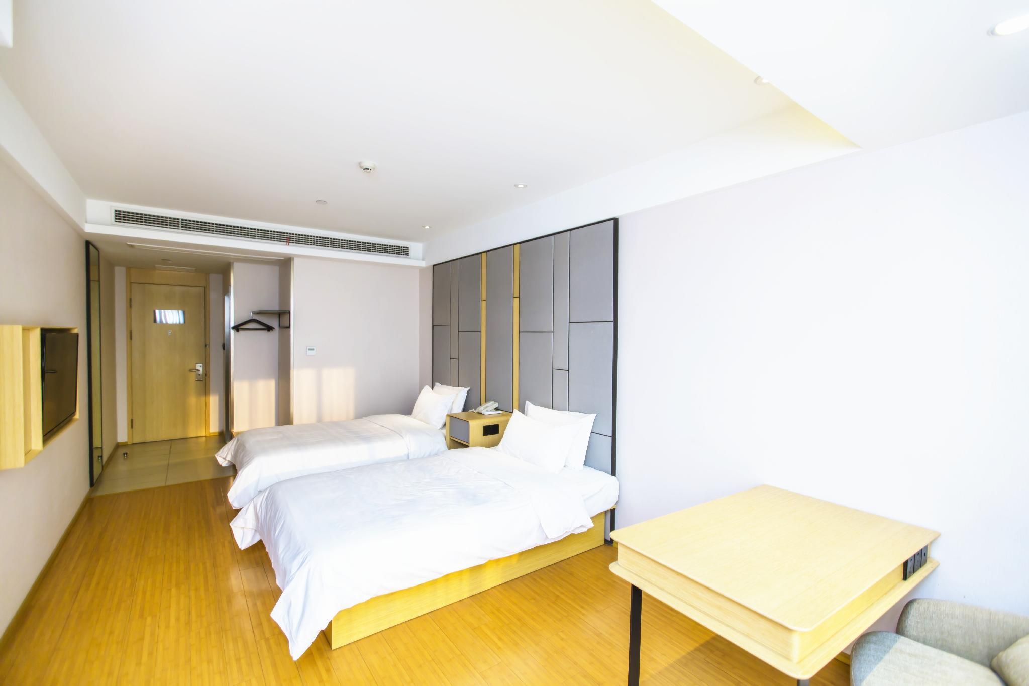 Huazhu - Family Room
