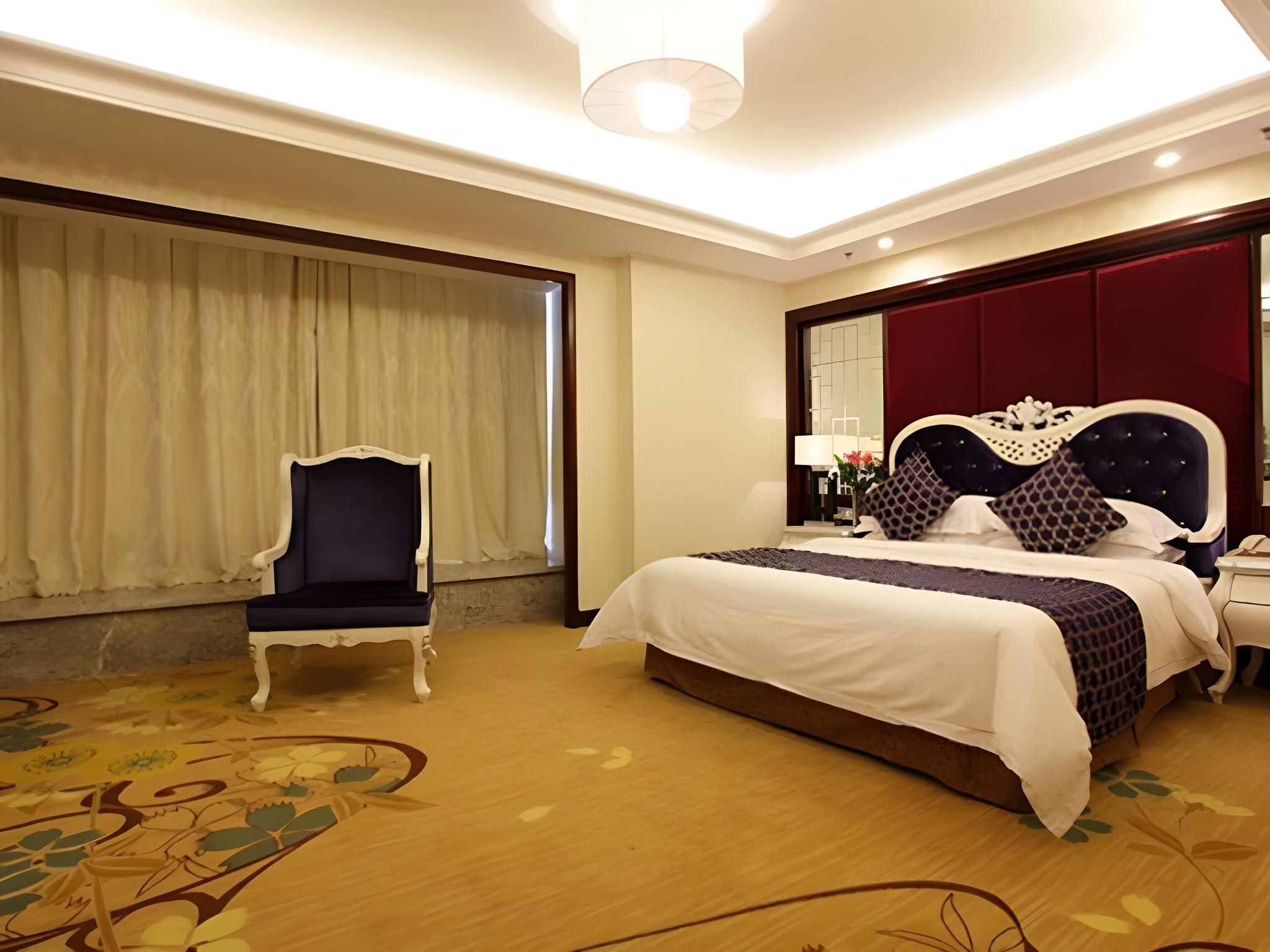 Deluxe Suite
