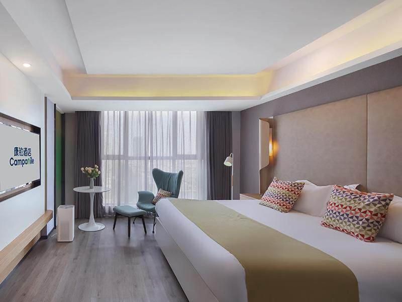 Deluxe Business Suite