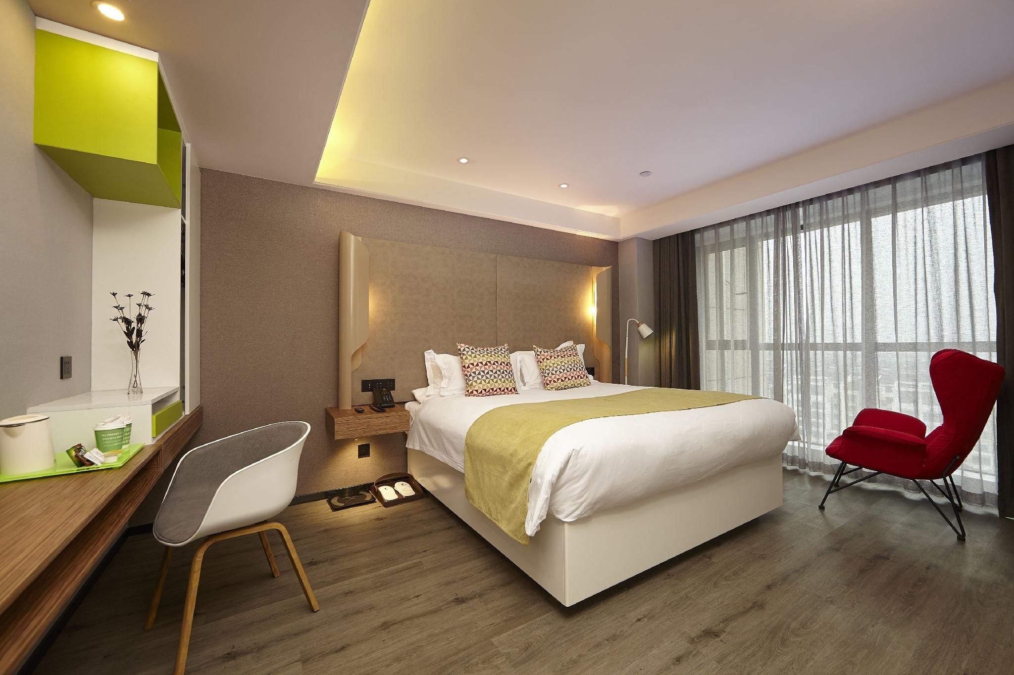 Standard Queen Room