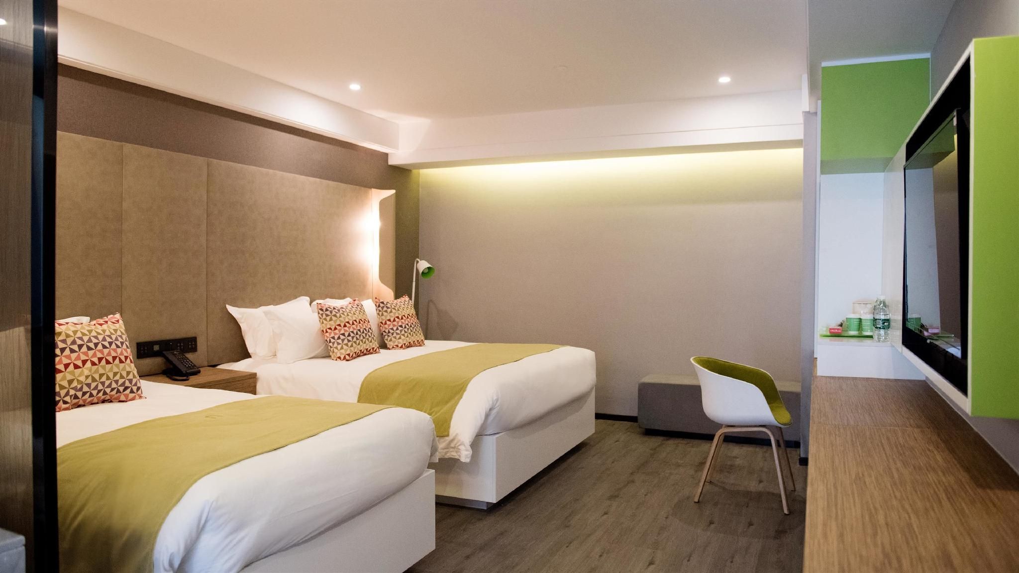 Standard Queen Room