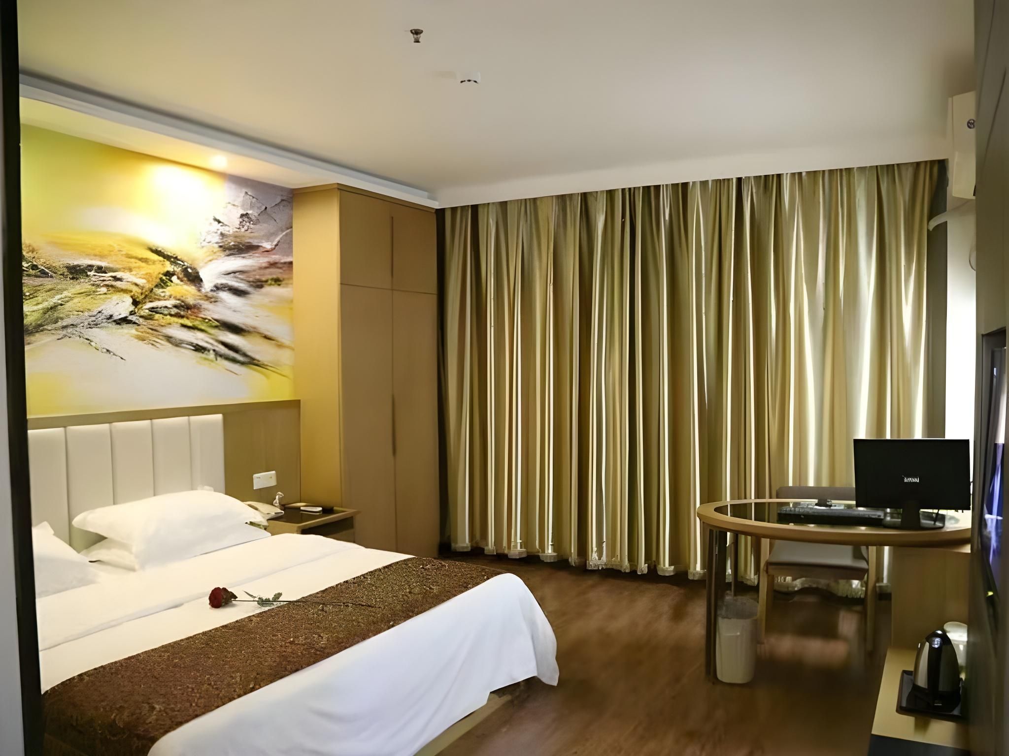 Business Queen Room