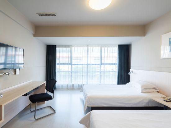 Business Standard Room A