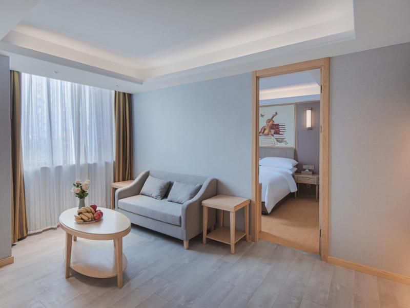 Vienna - Functional Chess Suite Room