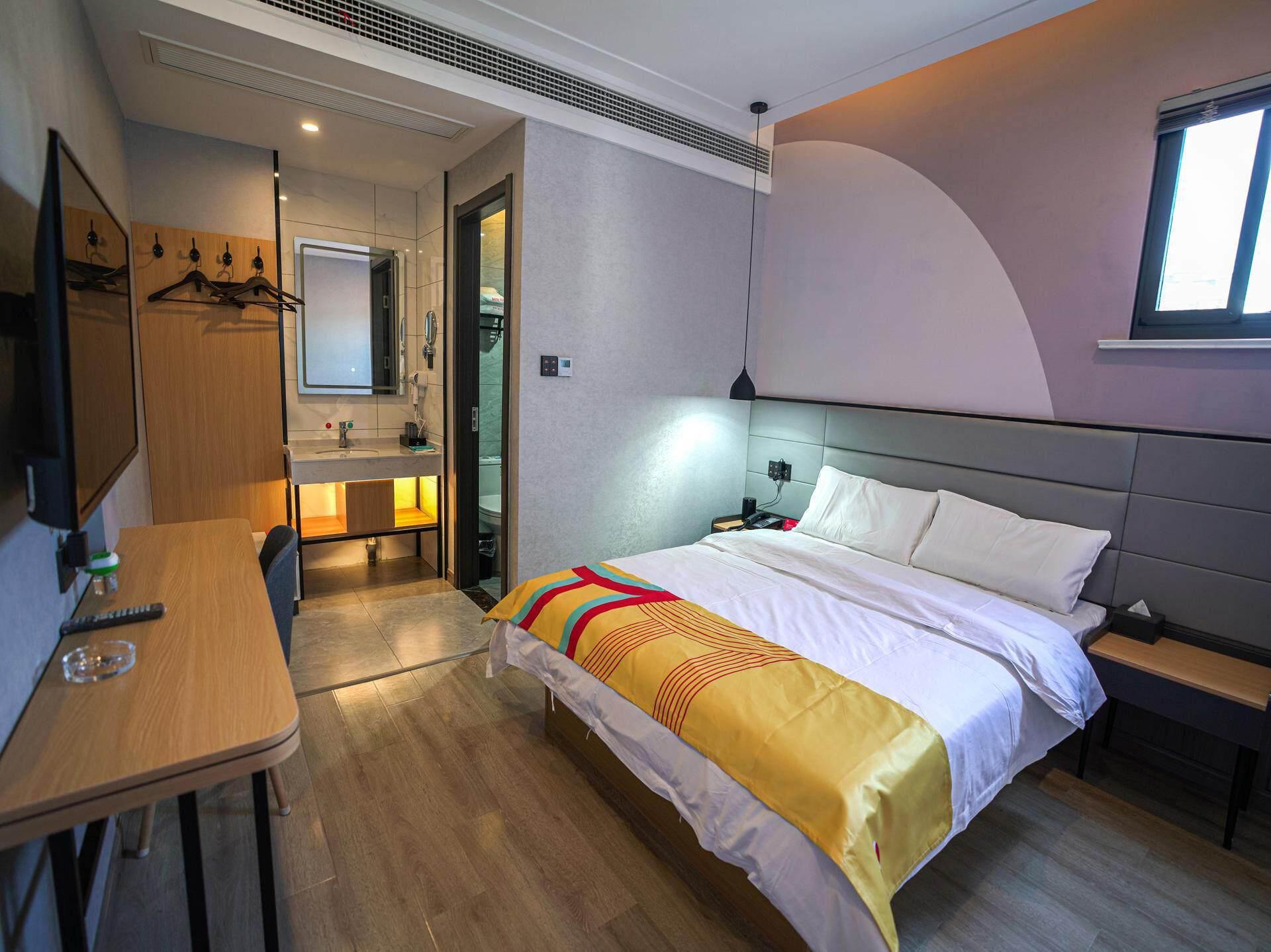 WH - Chess 1 Bed Room