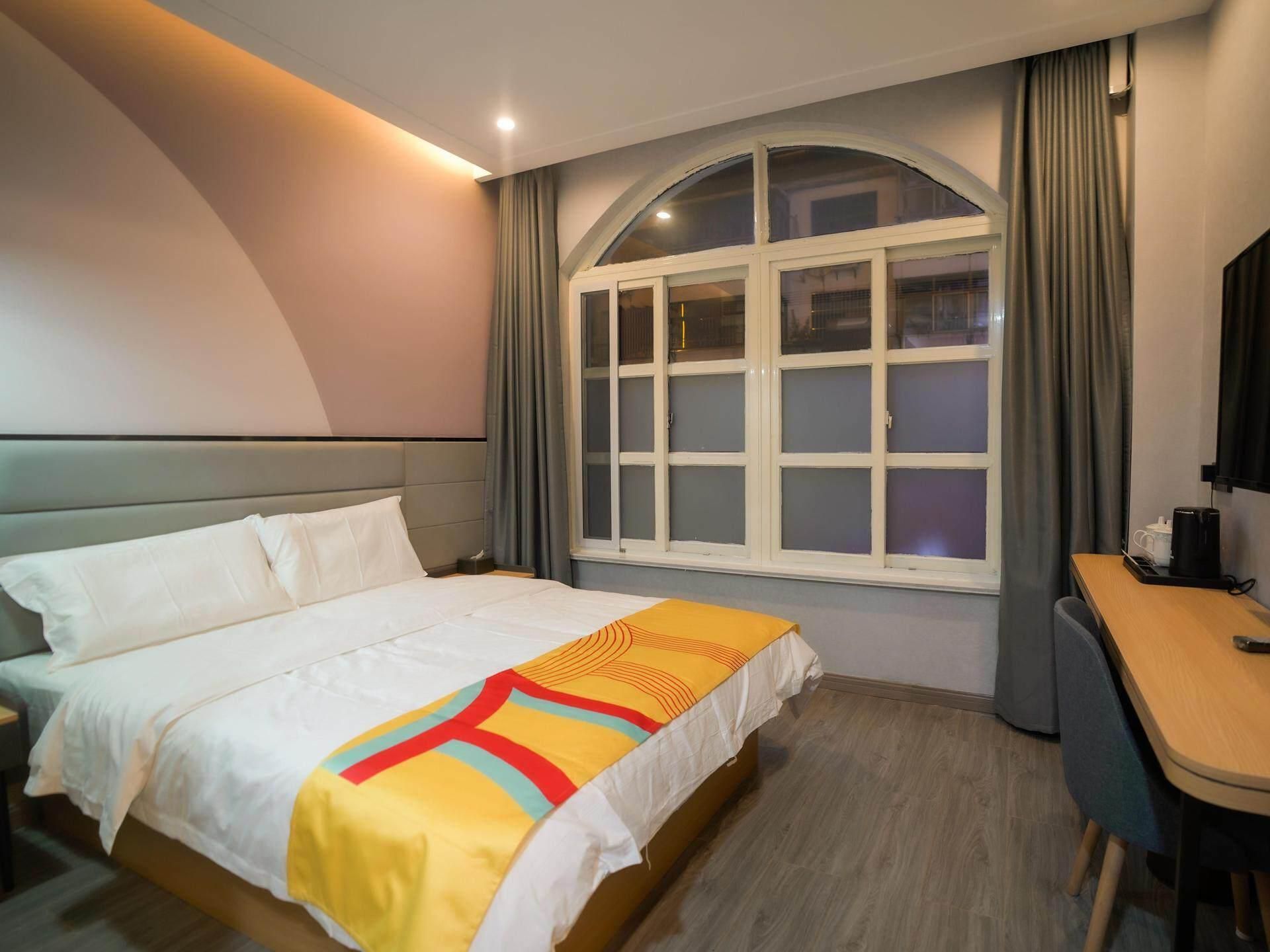 PAI Huixuan Bed Room