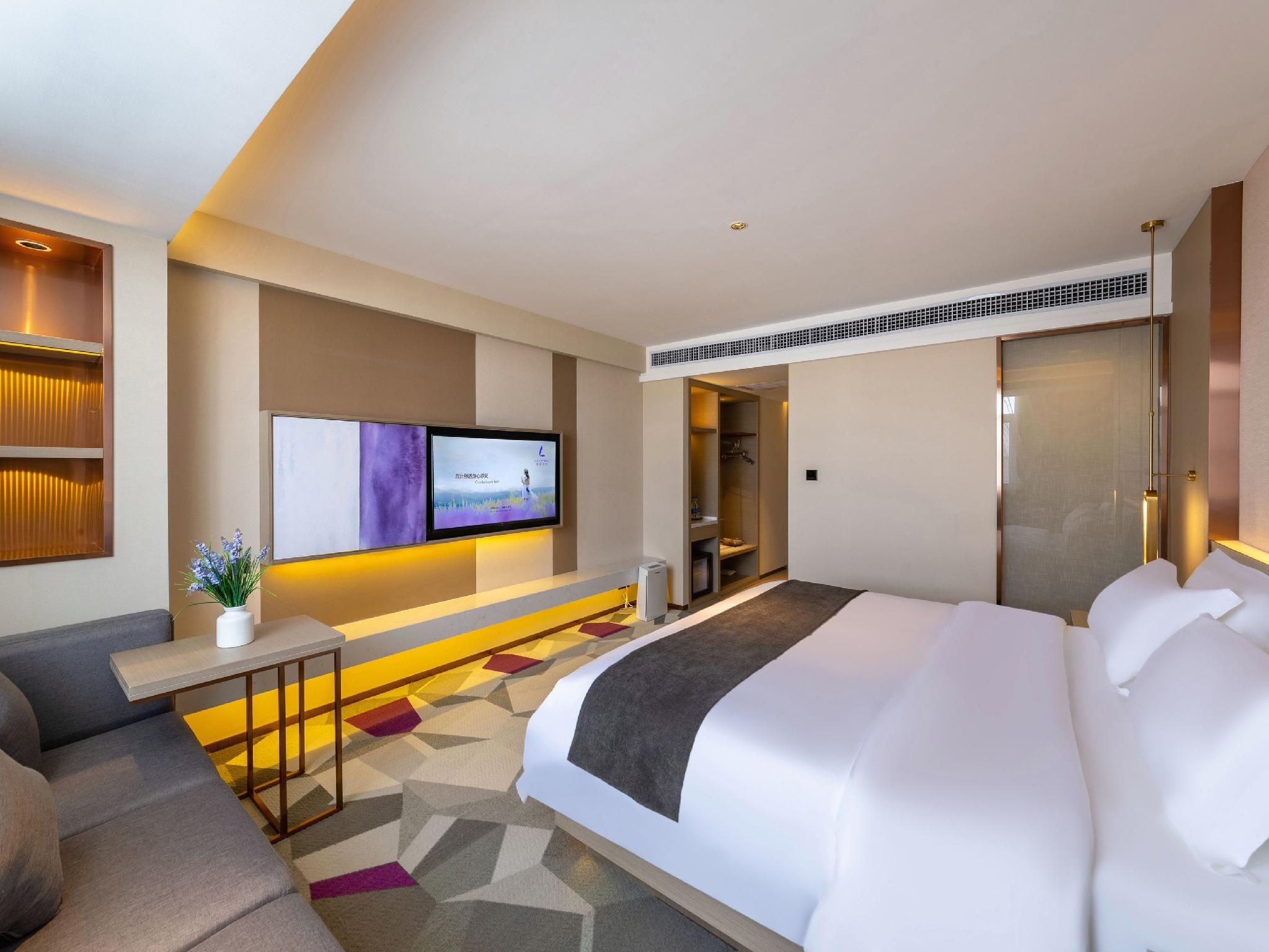 WH - Deluxe Bed Room