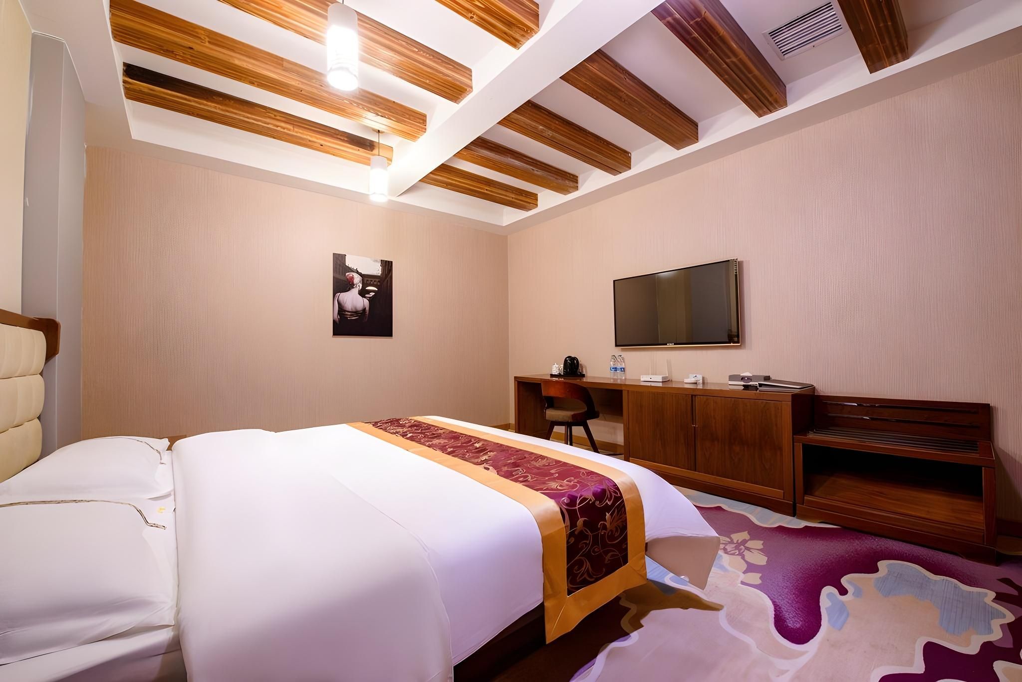Huazhu - Room With Bed