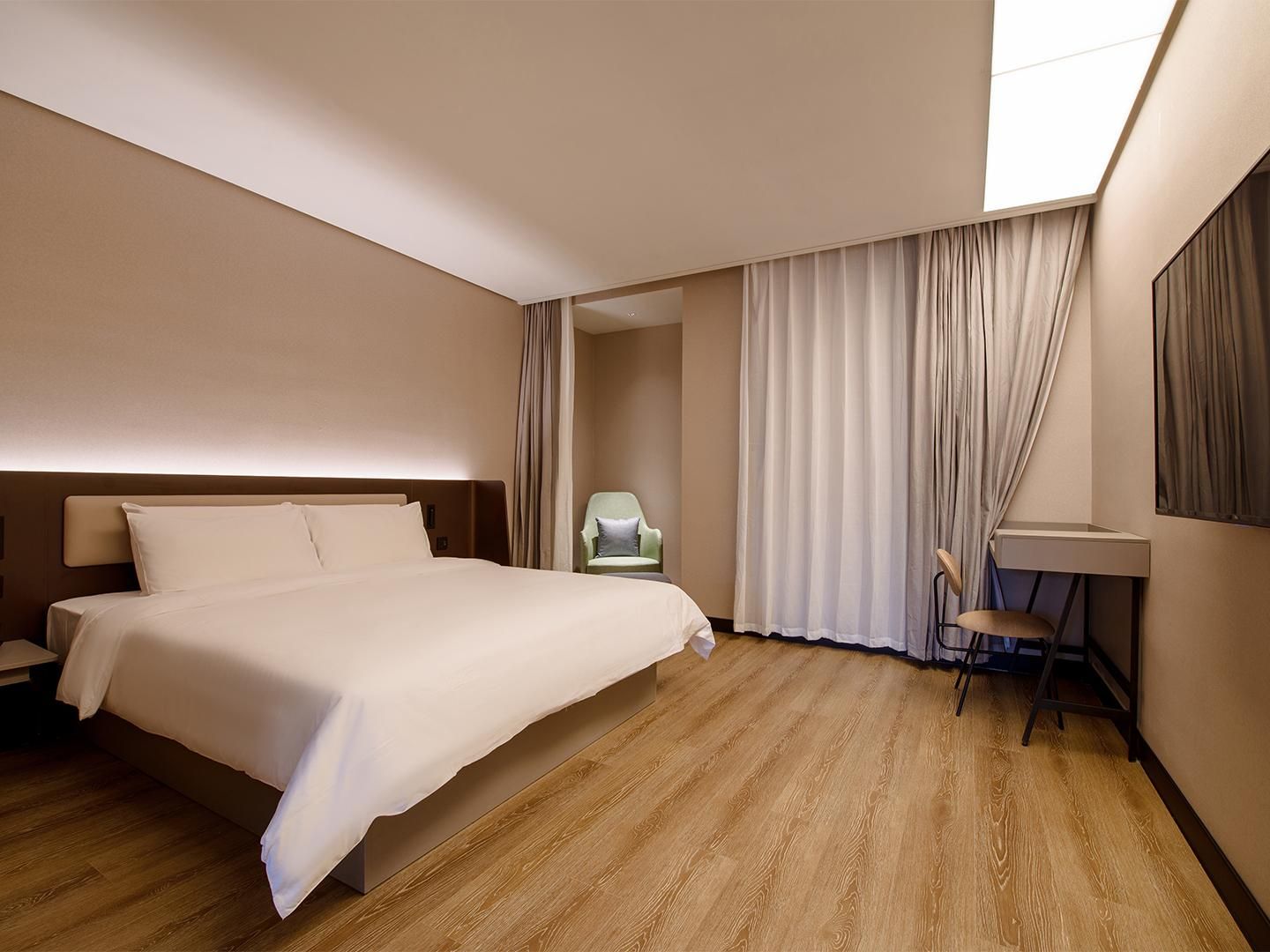 Huazhu - Room With Bed