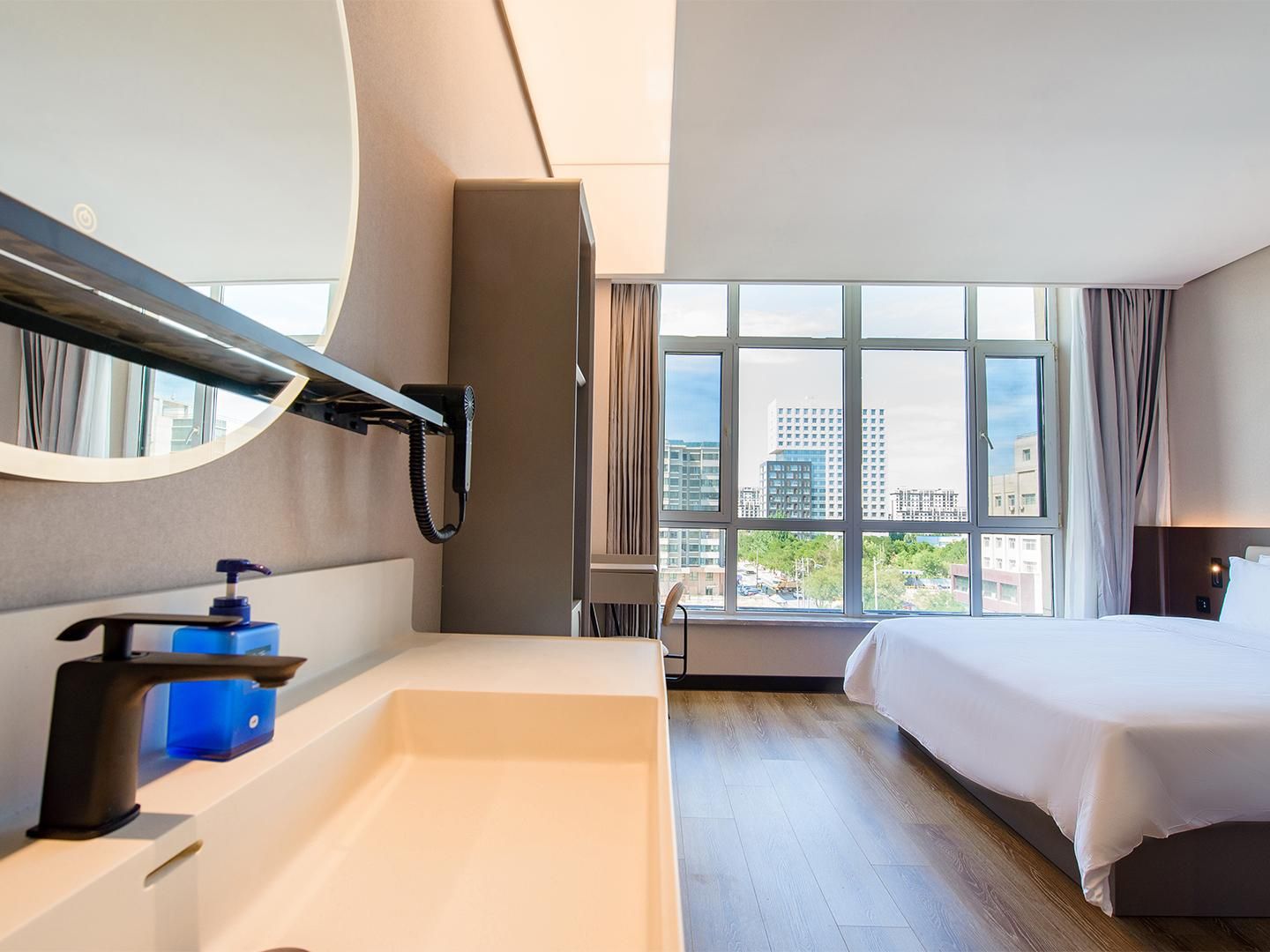 Huazhu - Superior BedRoom