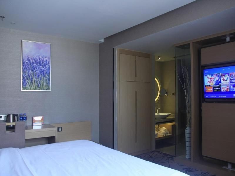 Deluxe King size bed Room