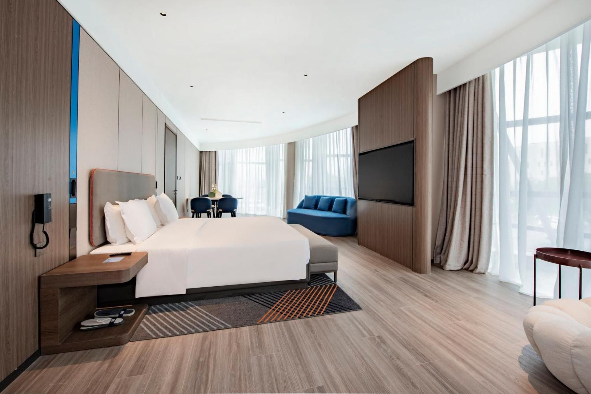 One-Bedroom Suite with City View