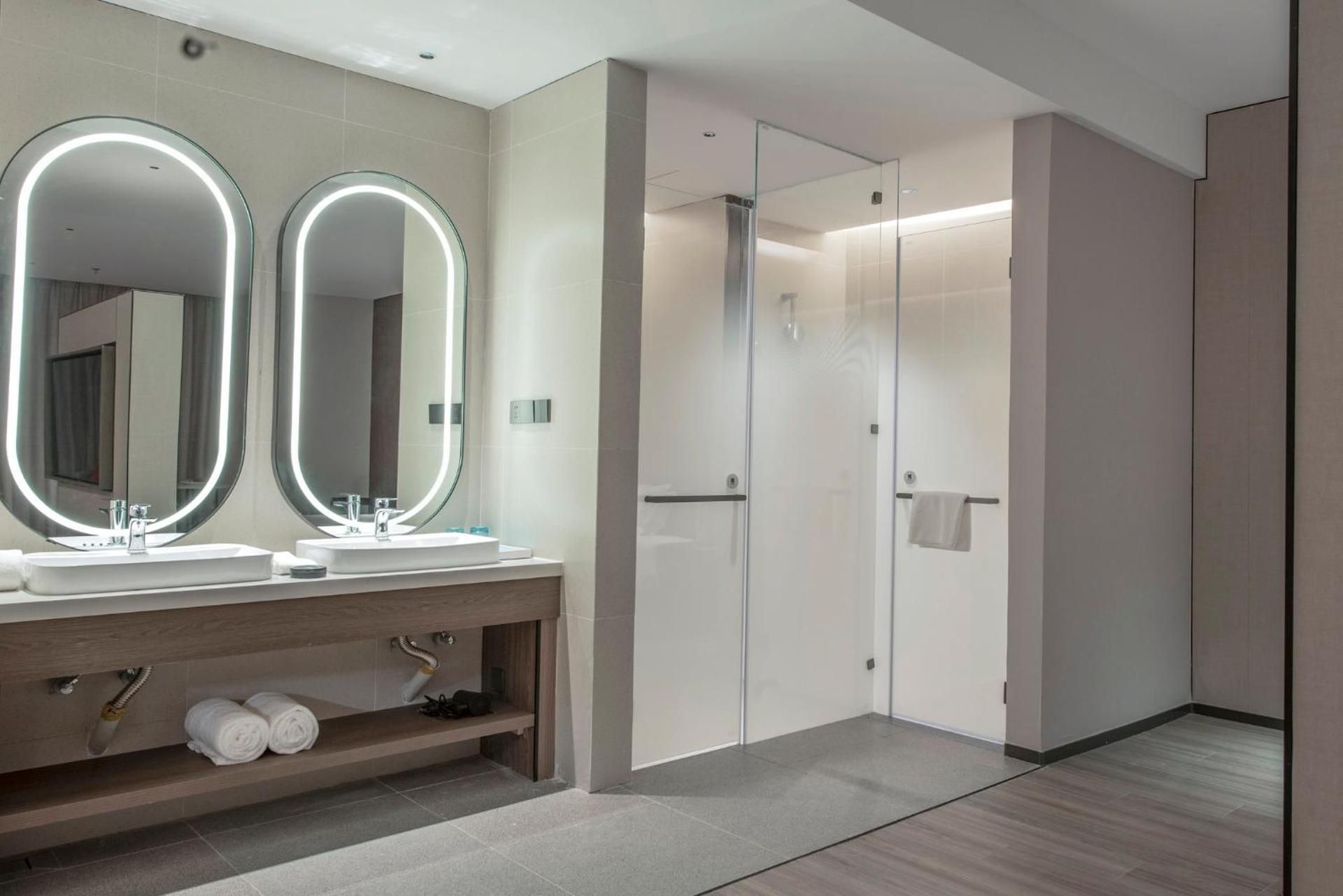 King Suite With City View