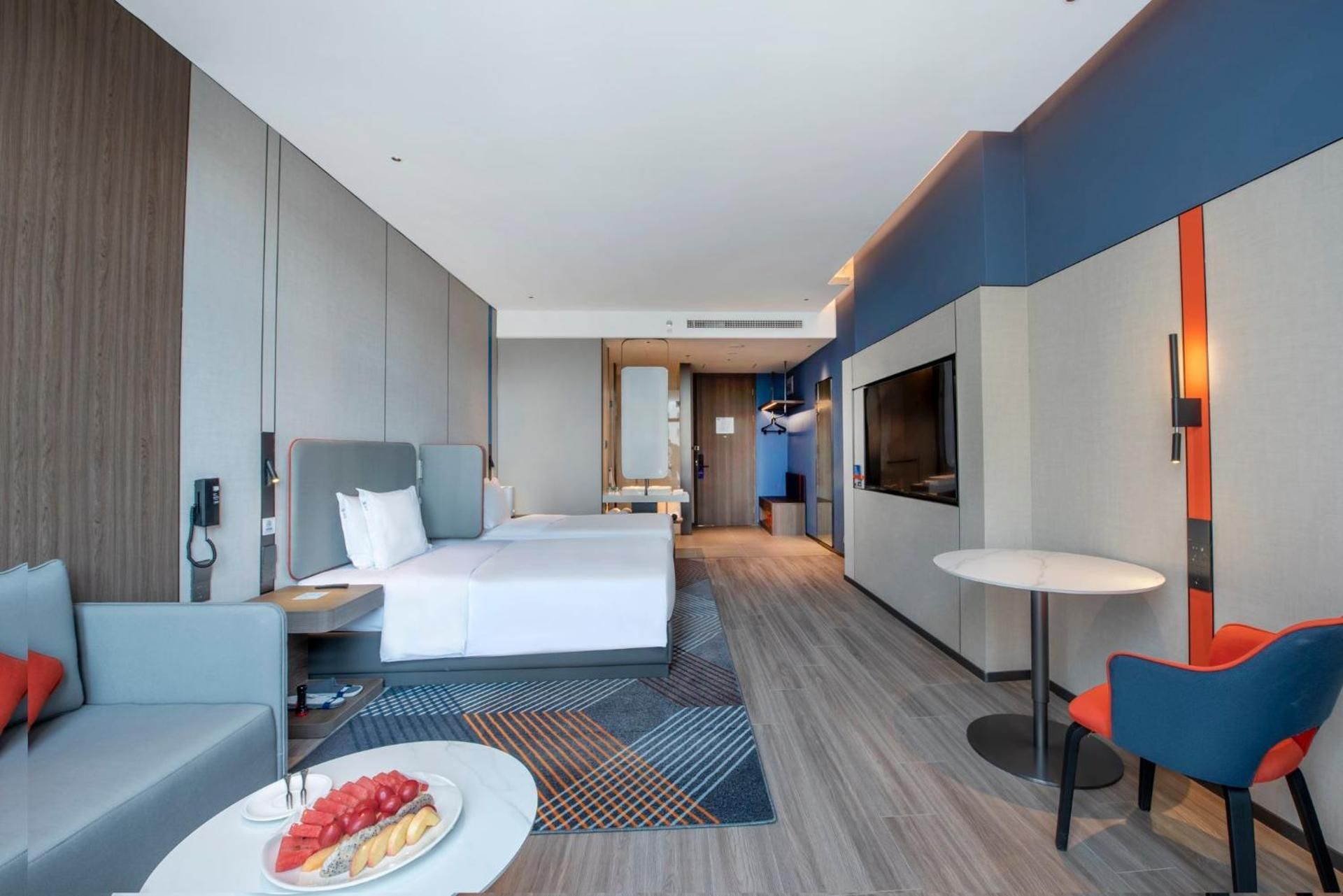 Standard Twin Room with City View