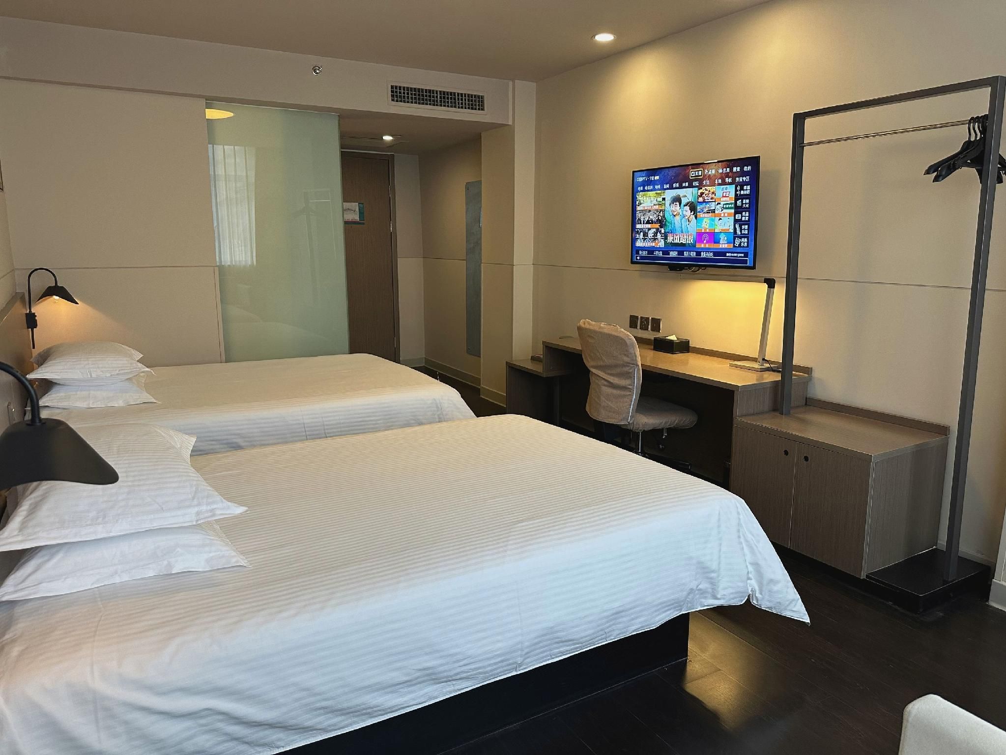 WH - Deluxe Room Twin