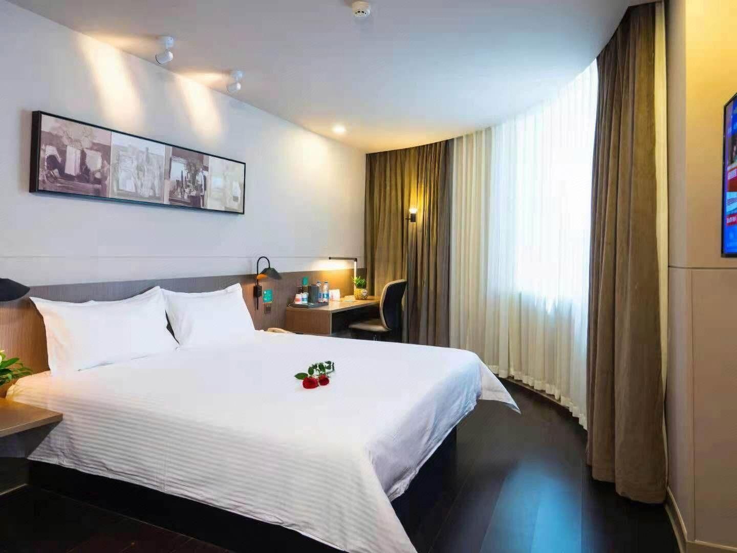 wh - deluxe bed room