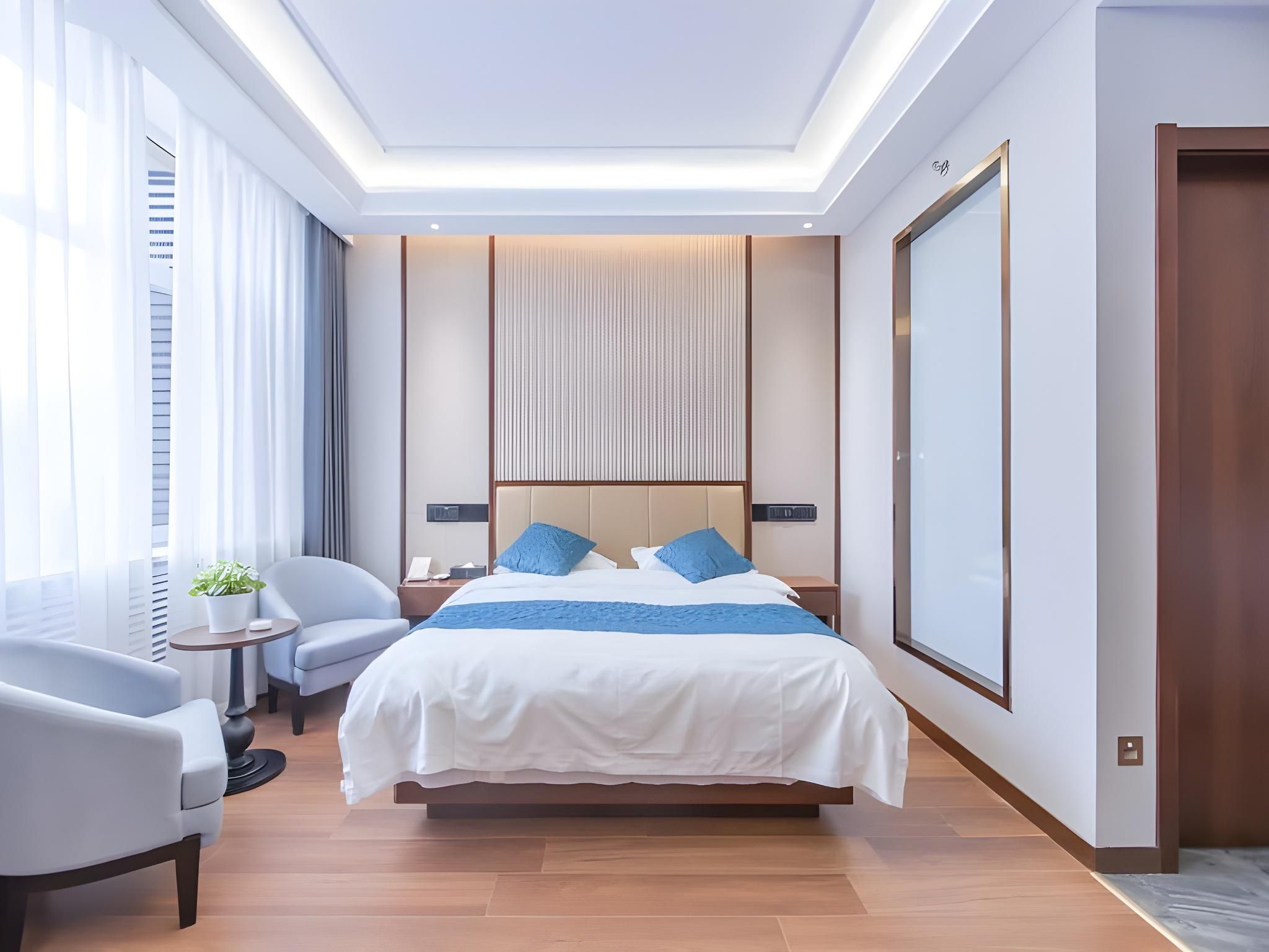Business Queen Room
