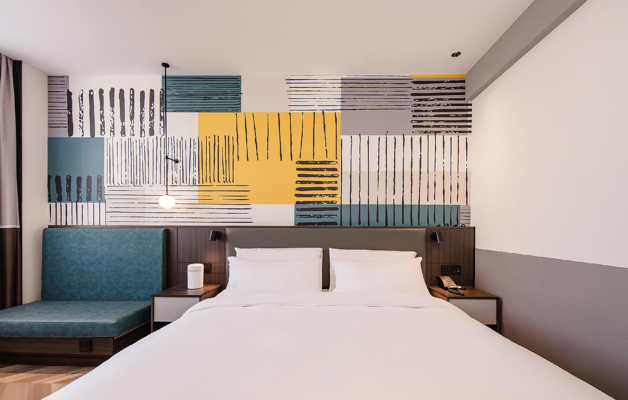 Huazhu - Superior BedRoom