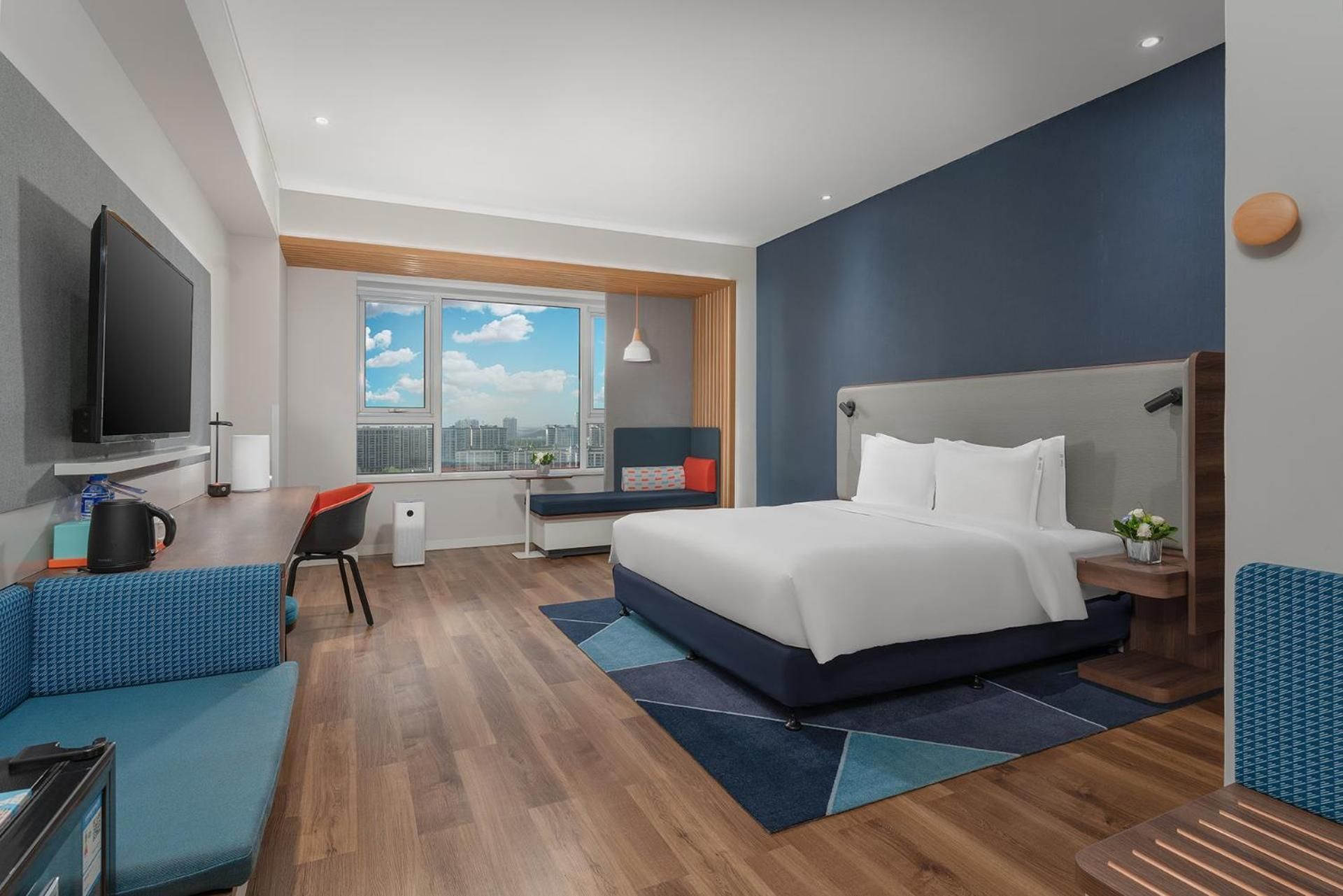 One-Bedroom King Suite