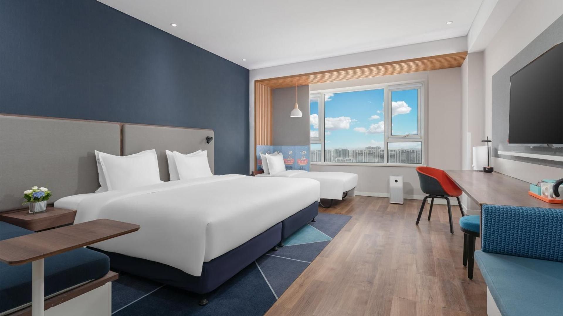 Standard Room with King Bed, Twin Beds and Mountain View