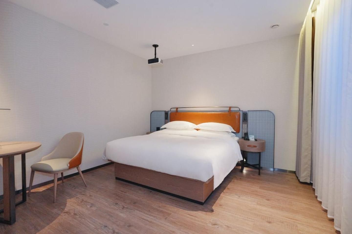 Dossen - Deep Sleep Family Room