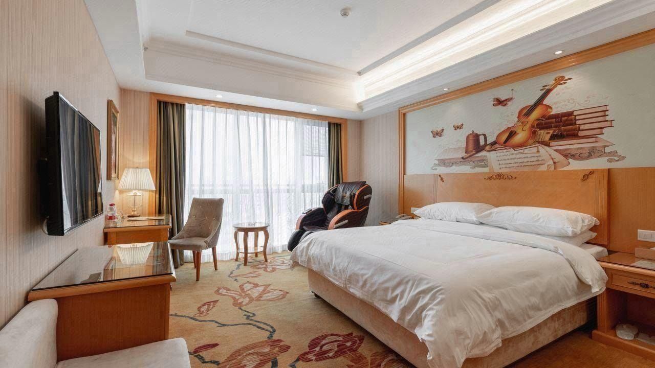 Vienna Hotel Hunan Yueyang Linxiang Vienna - Functional Chess Suite Room