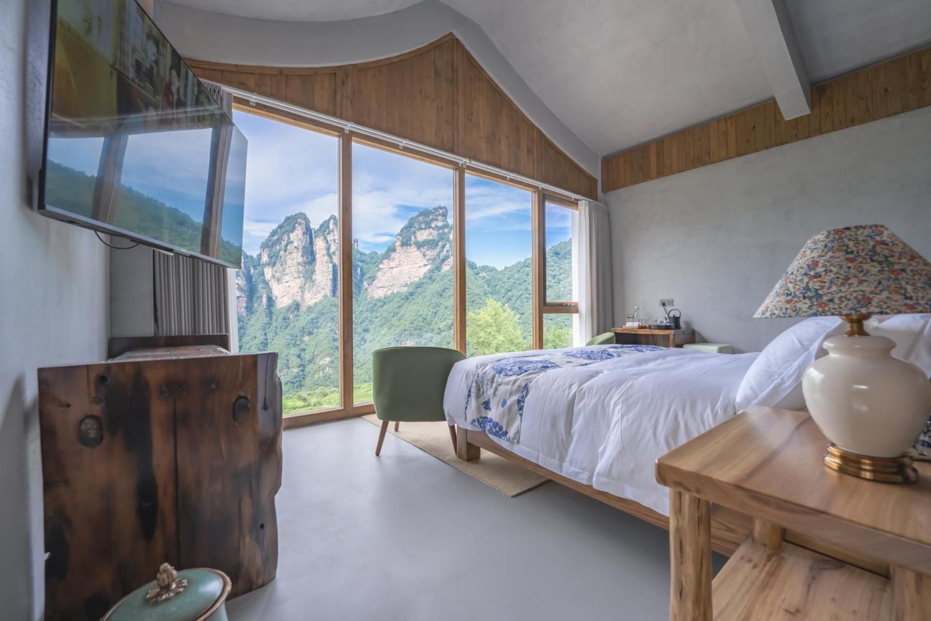 Celestial Valley Twin Room with Mountain View 2