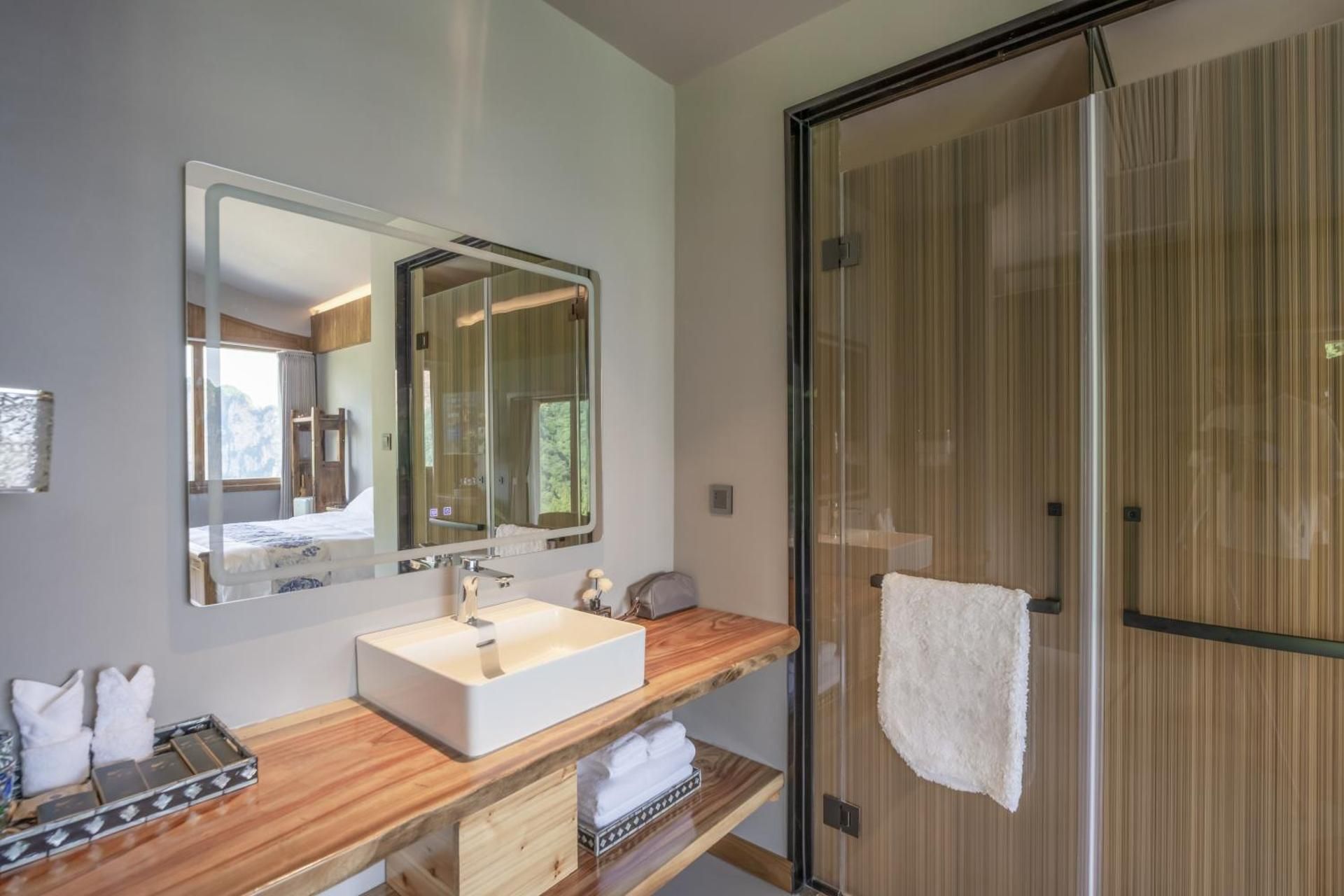 Celestial Valley Twin Room with Mountain View 3