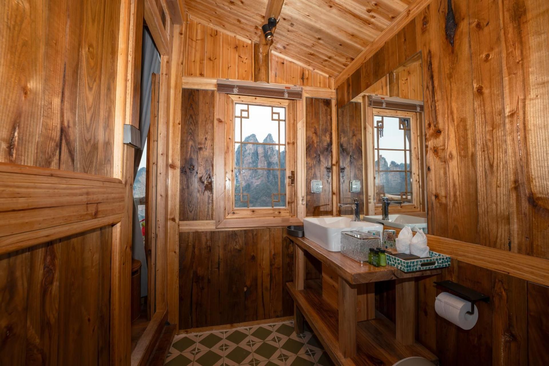 Celestial Valley Deluxe Double Room with Balcony 3