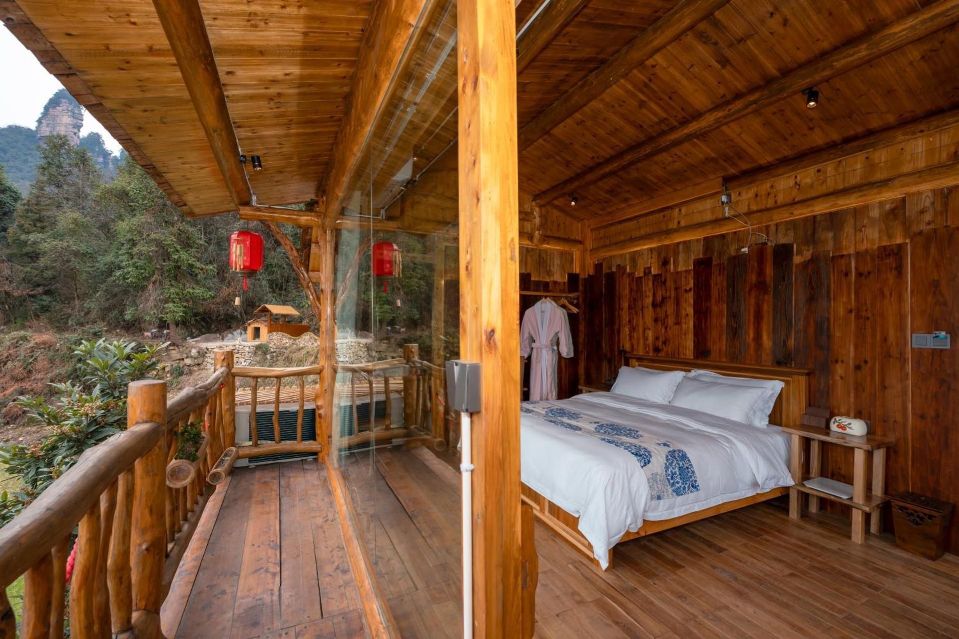 Celestial Valley Deluxe Double Room with Balcony 2