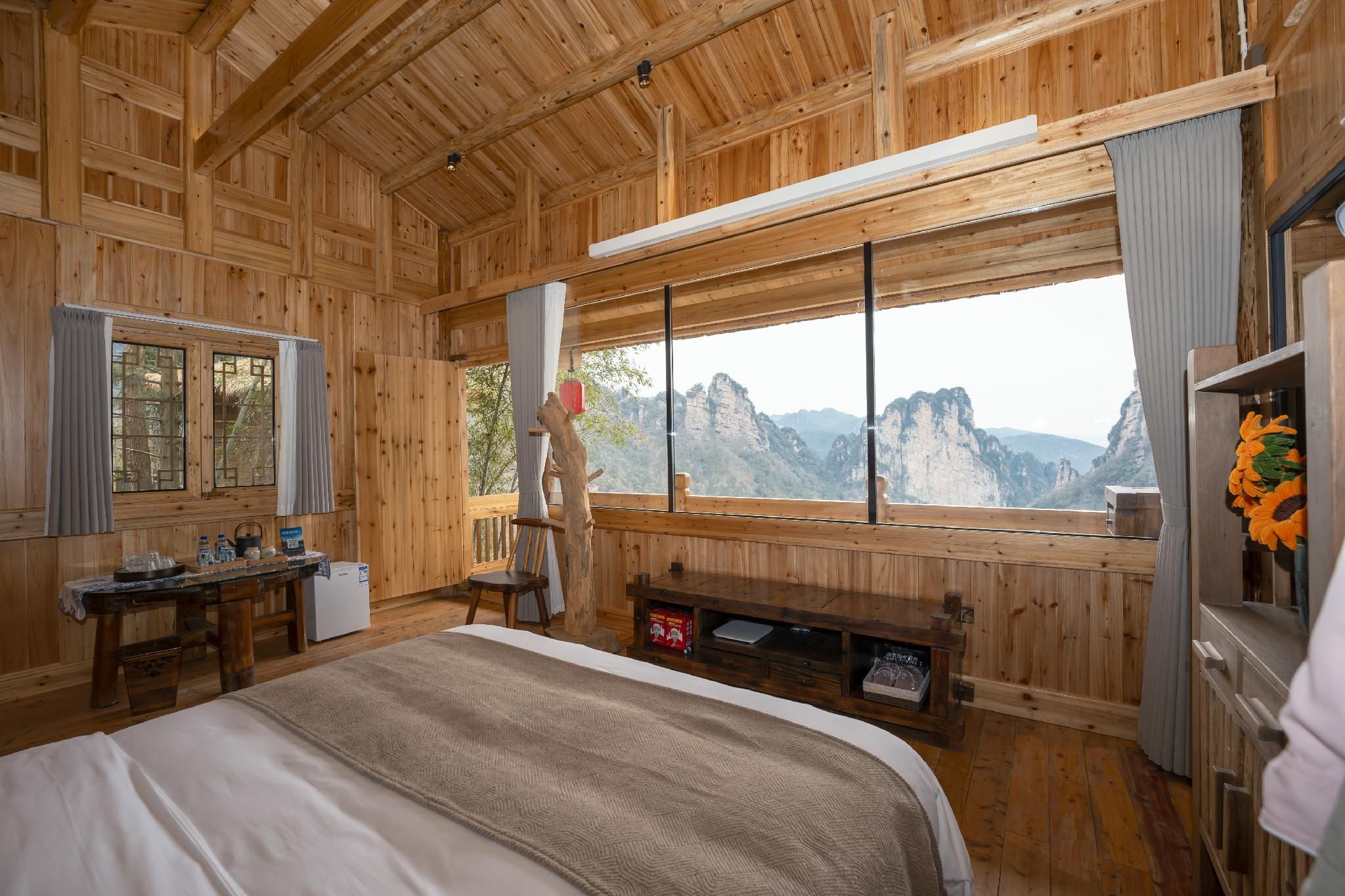 Superior Mountain View