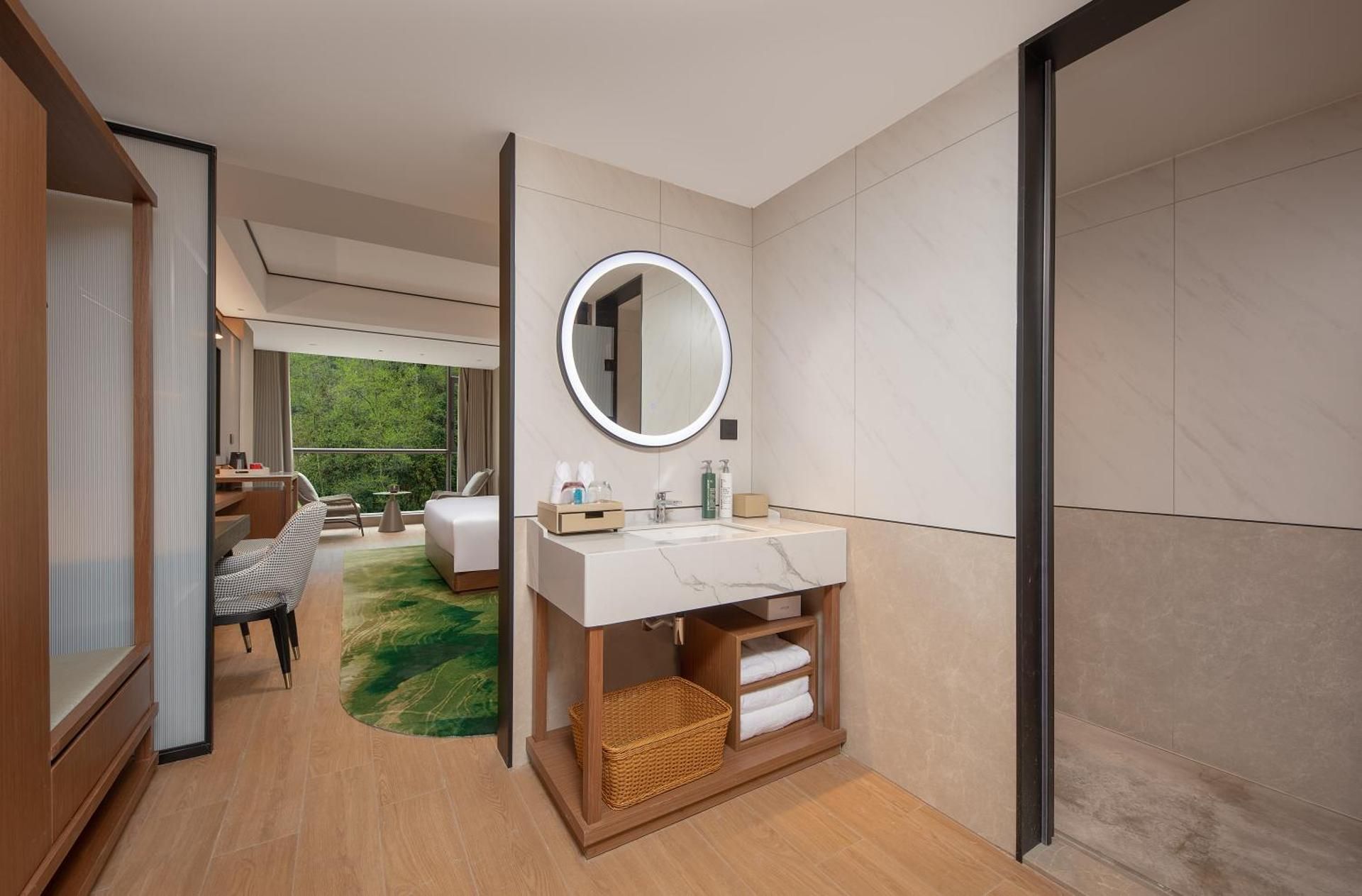 Hilton Garden Inn Zhangjiajie Wulingyuan King Deluxe Room 3