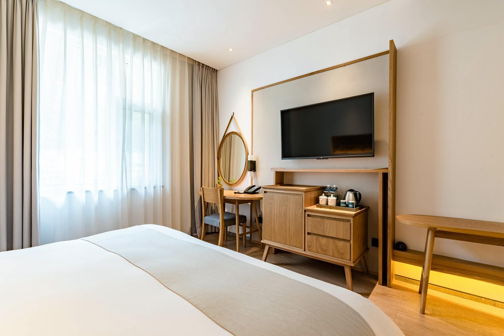 Huazhu - Deluxe Bed Room