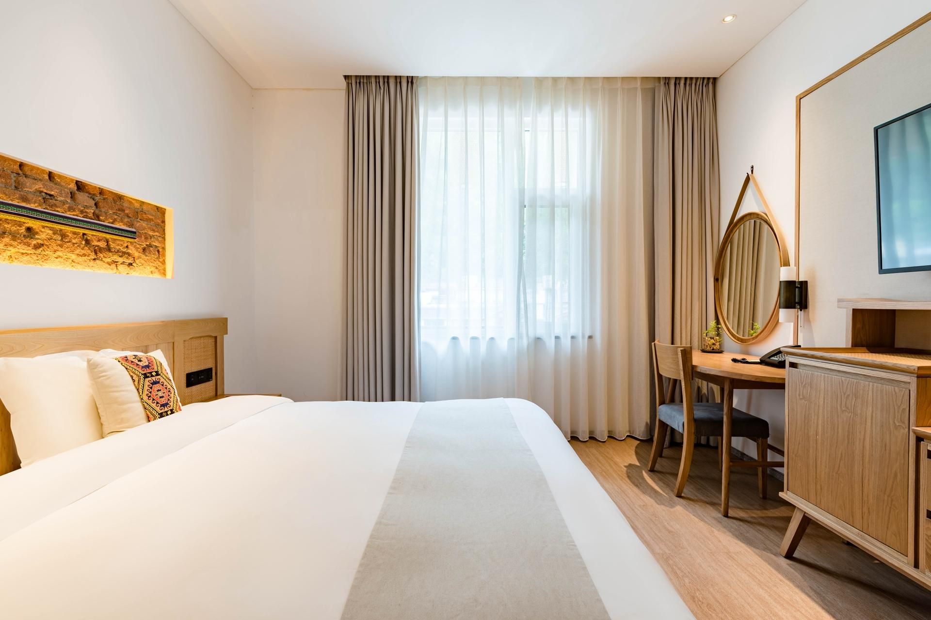 Huazhu - Deluxe Bed Room