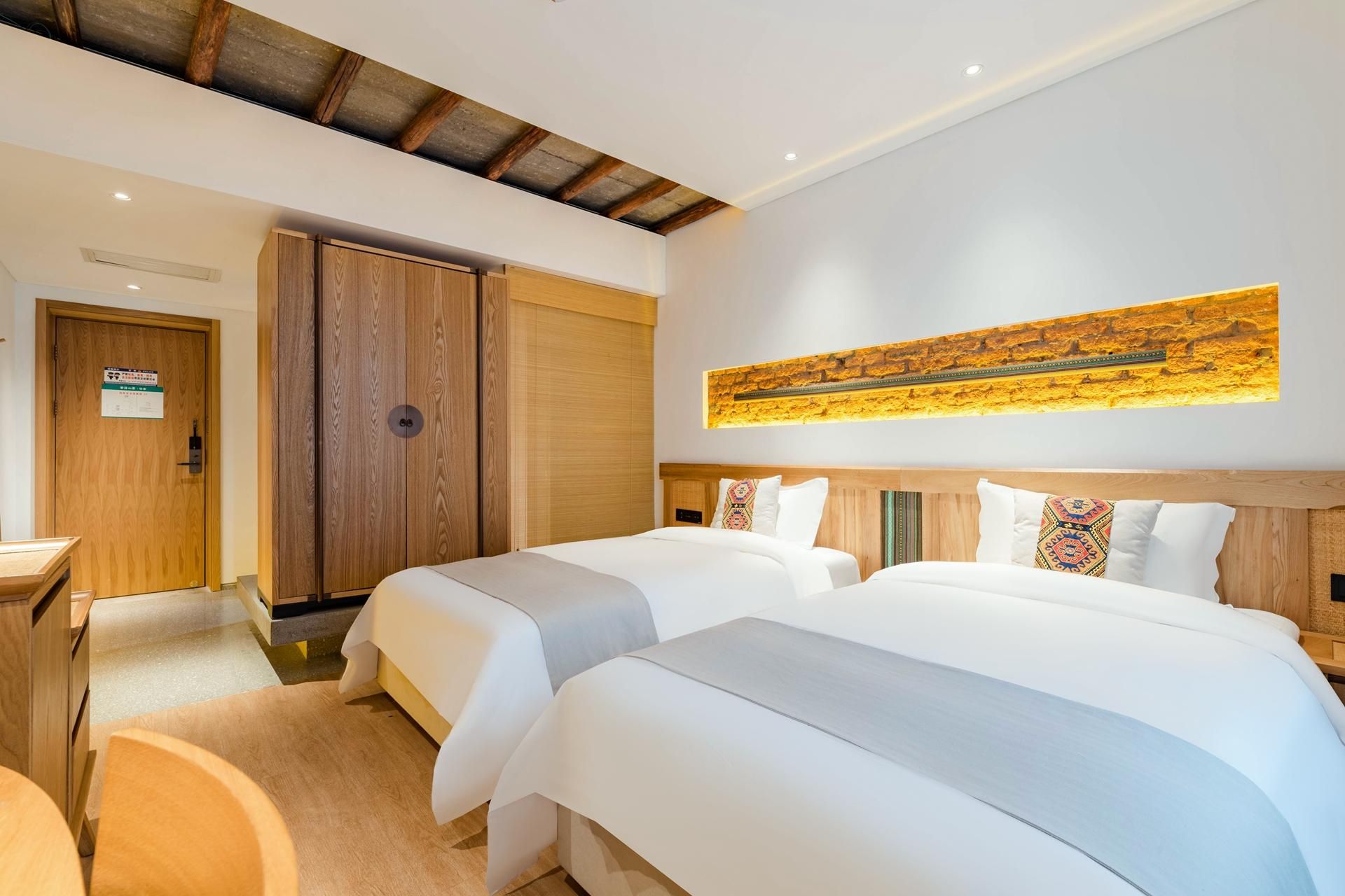 2 Bed Twin Superior Room