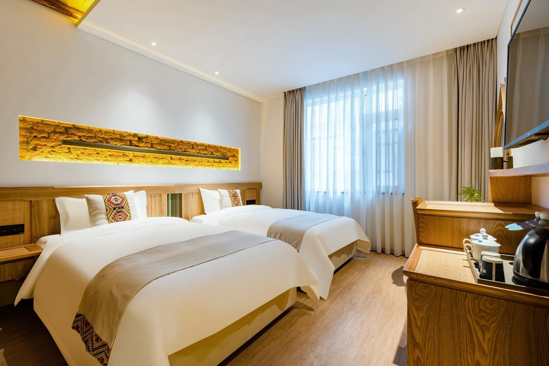 2 Bed Twin Superior Room
