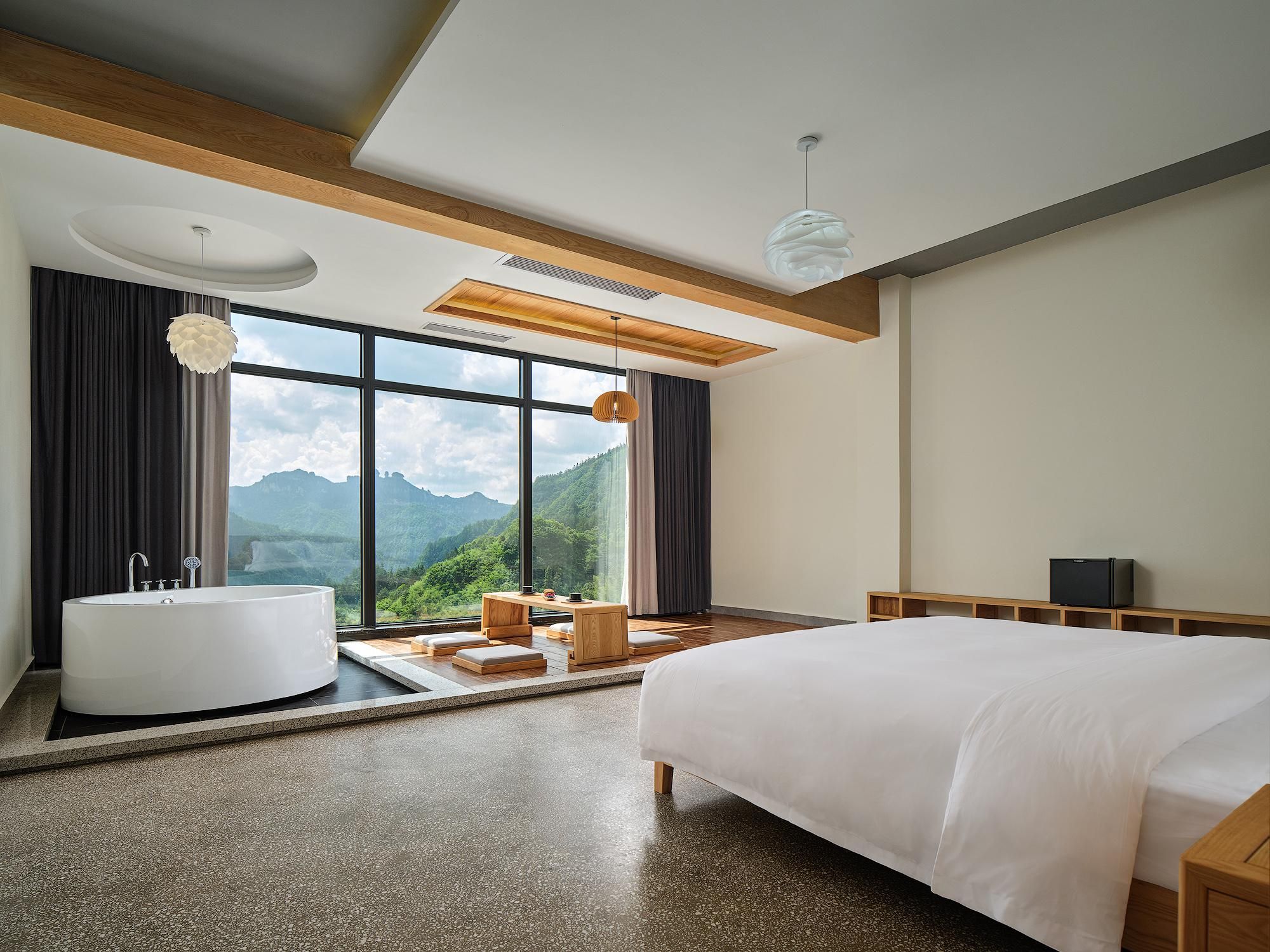 Mountain View Queen Room