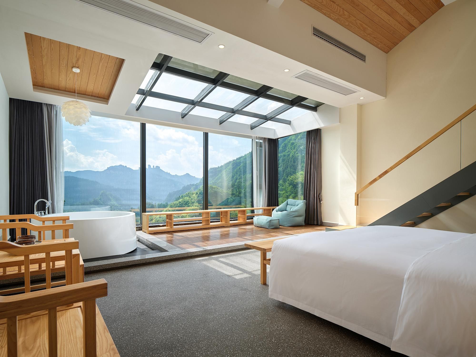 Jacuzzi Suite